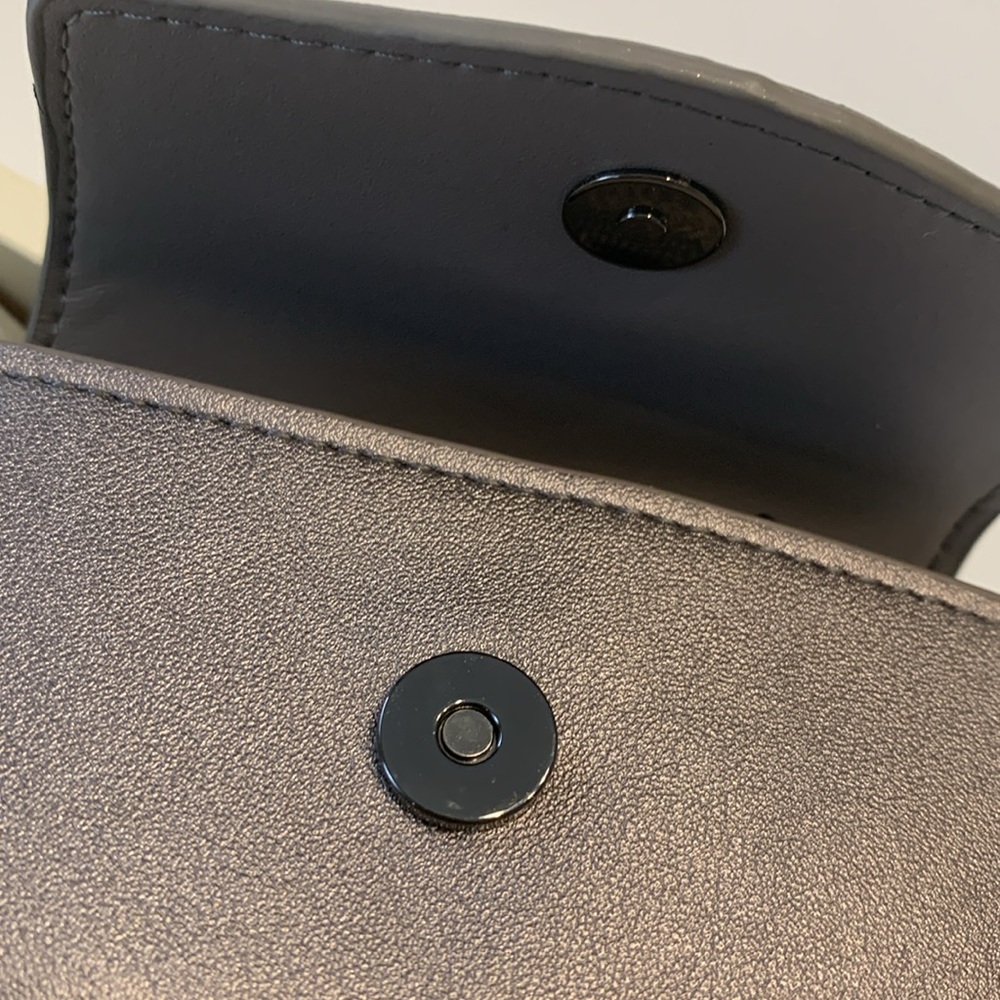 A New Day Metallic Gray Mini Wallet & Semi Precious Amethyst Gem Key Ring Set - Picture 7 of 13